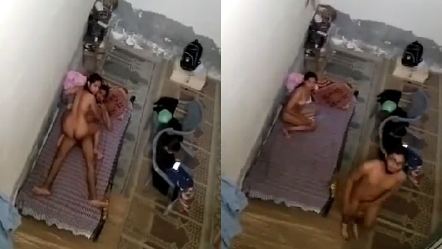 Bhabi ko chodtte hue uske bahan – k saamne pakda gaya ladka