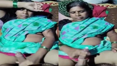 Old Aunty Jerking Young Dick Sex Watch